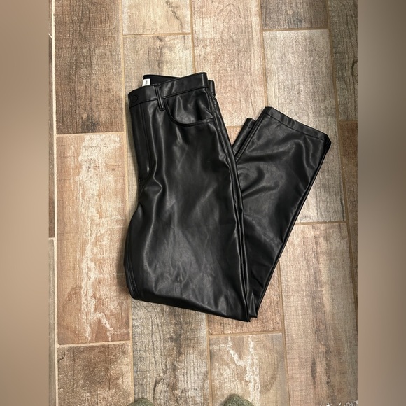 Abercrombie & Fitch Vegan Leather 90’s Straight Leg Ultra High Rise - Picture 11 of 13